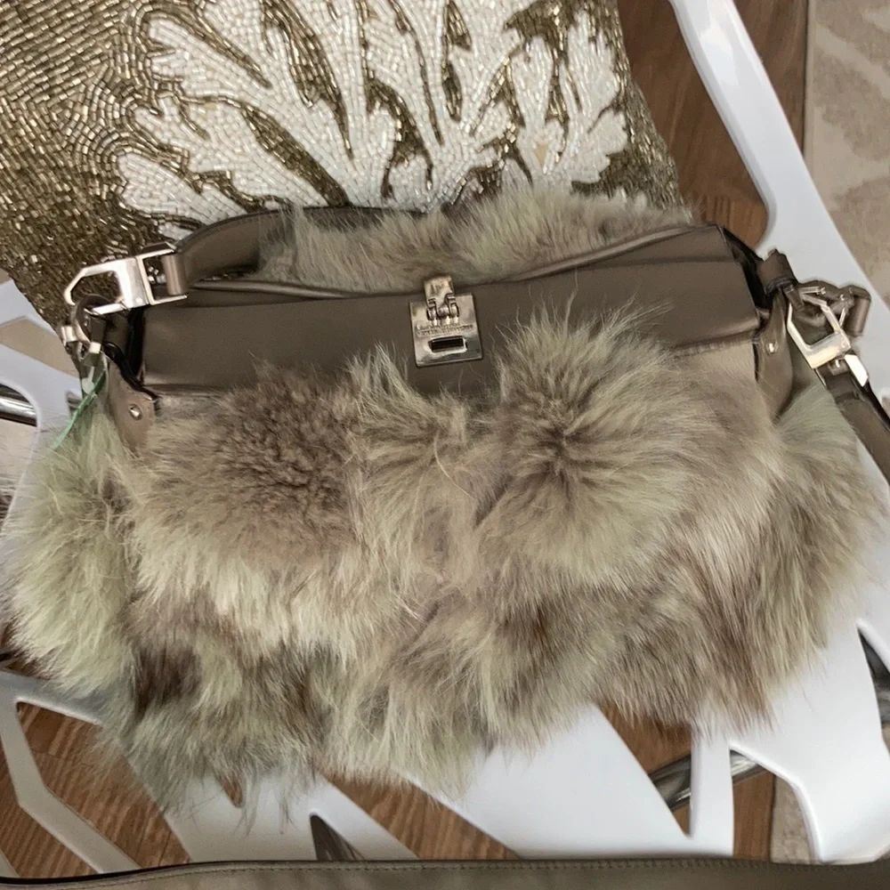 🎁 ⭐️ 💼 Rare Michael Kors collection fox fur Miranda bag⭐️ - Picture 9 of 17